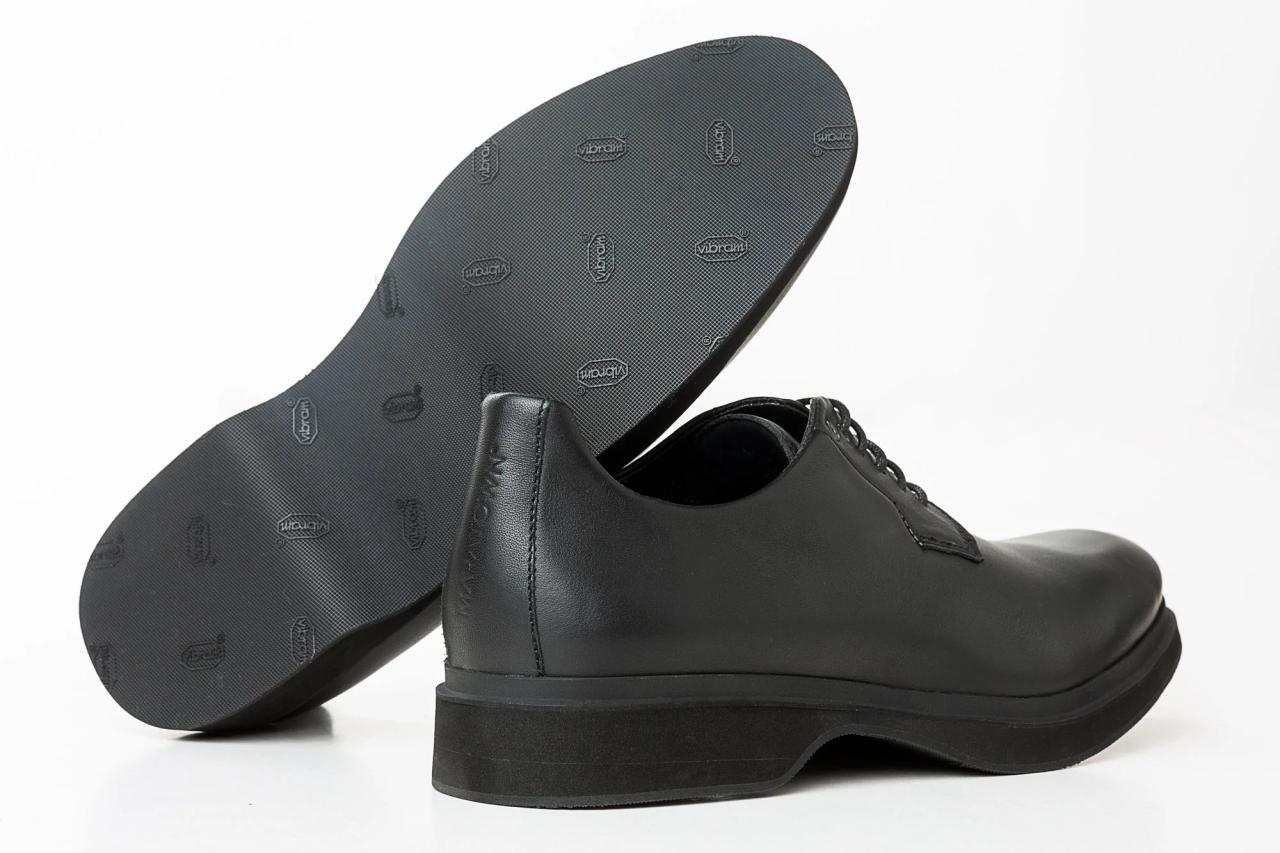 Mens dress shoes with support