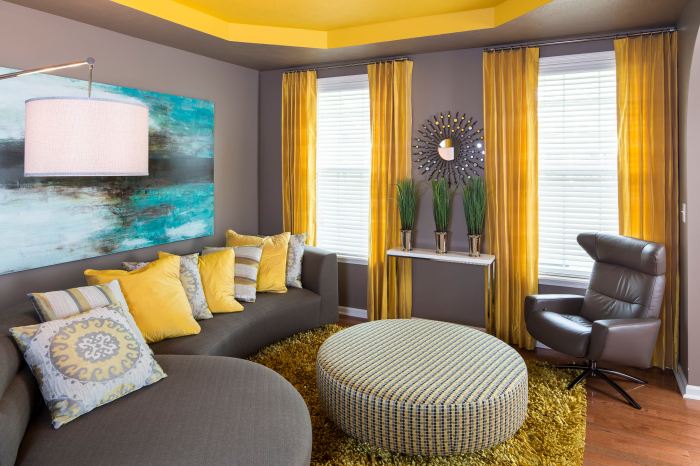 How to decorate a yellow wall living room